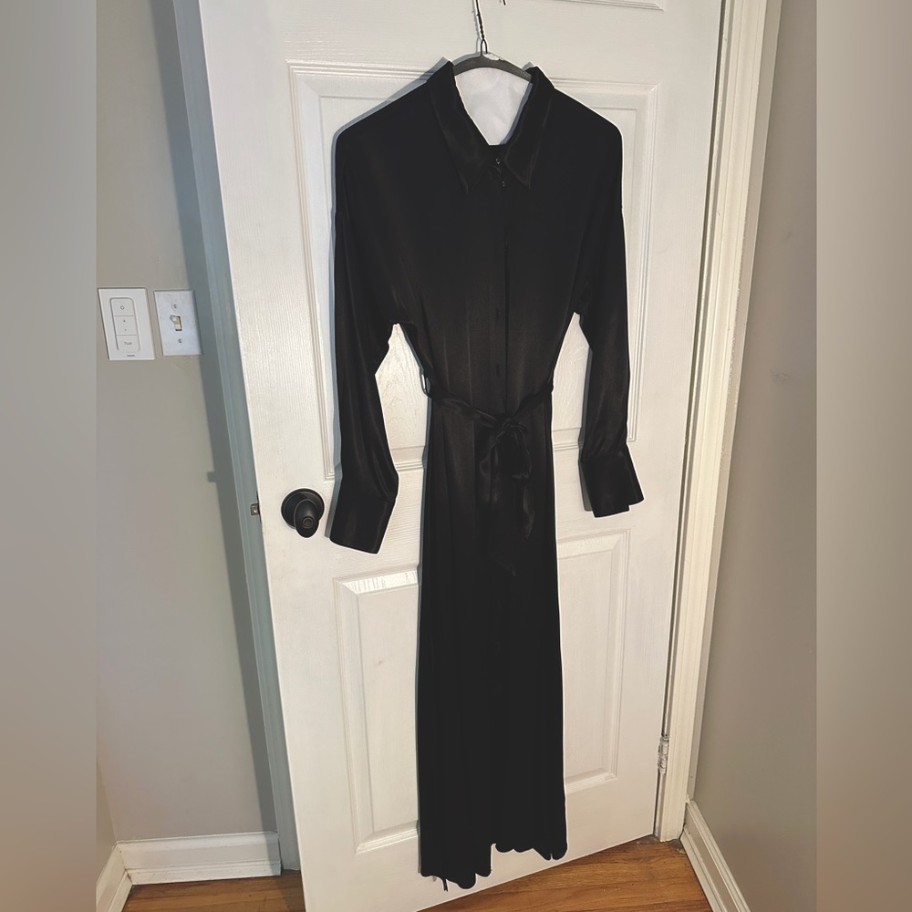 Dissh satin-like black dress